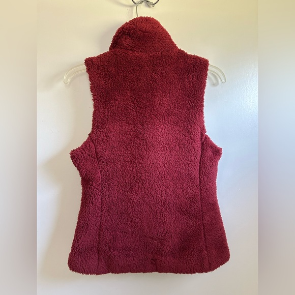 PATAGONIA Los Gatos Vest Women Small Red Deep Pile Fluffy Pockets Full Zip - Picture 2 of 4